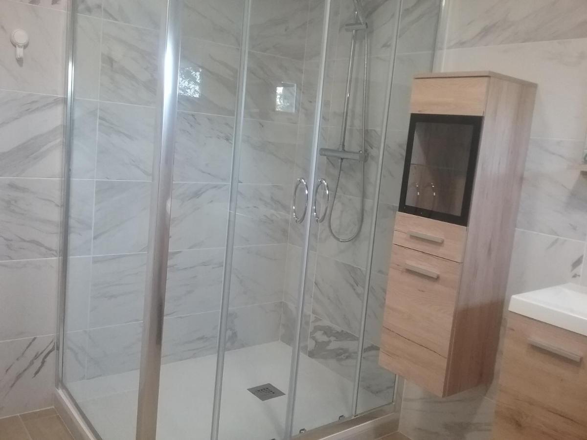 Chez Claudine Apartment Favieres  ภายนอก รูปภาพ